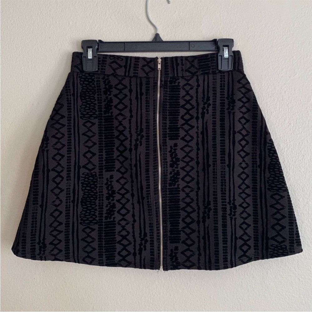 Women’s B Jewel Black Velvet Burnout Mini Skirt✨